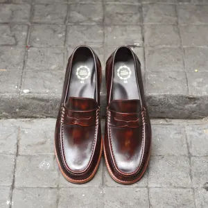 703-2 Wide Front Penny Loafer Burgundy - Wooden Base