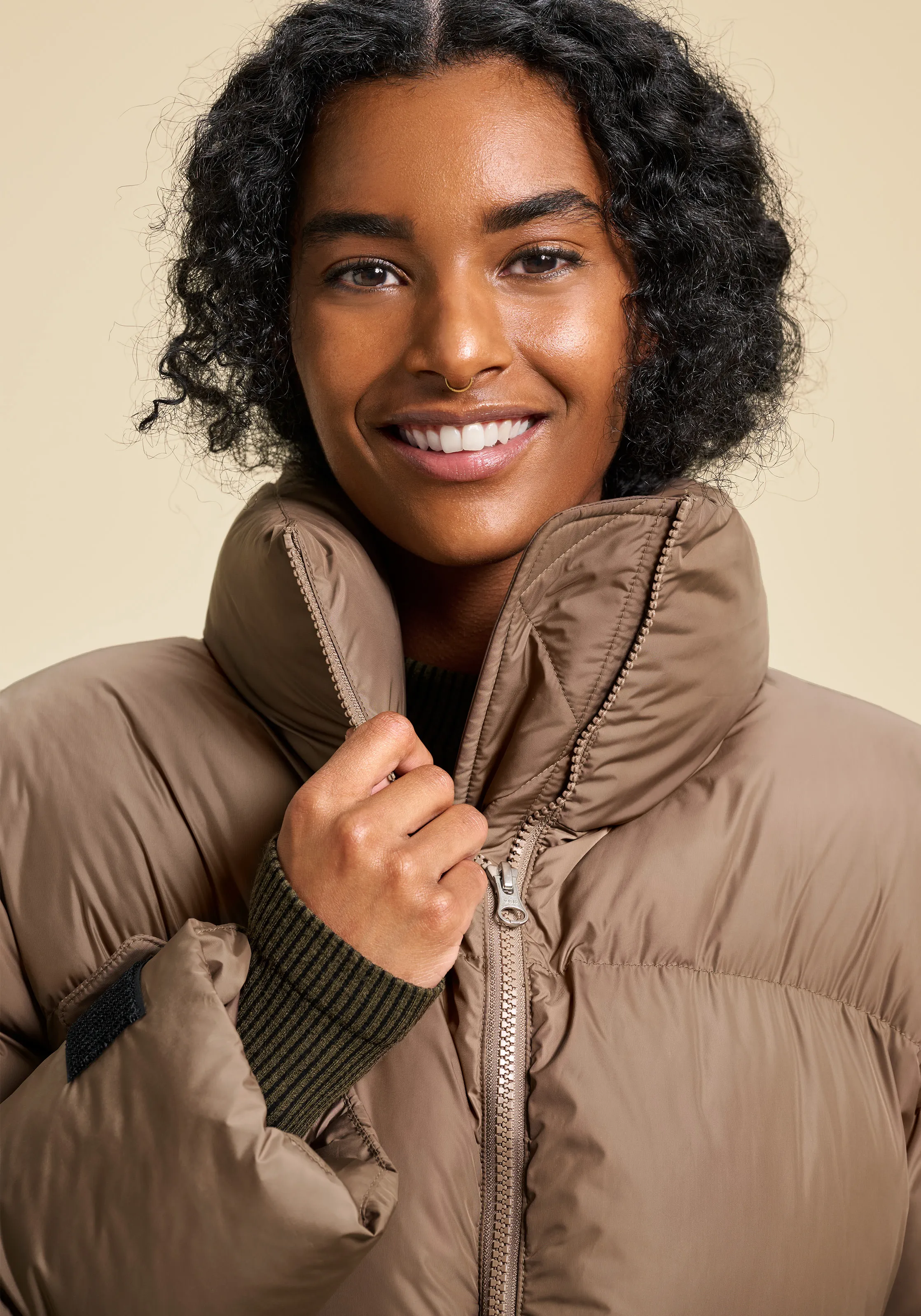 Casall Women&#x27;s Hero Puffer Jacket Taupe Brown | Buy Casall Women&#x27;s Hero Puffer Jacket Taupe Brown here | Outnorth