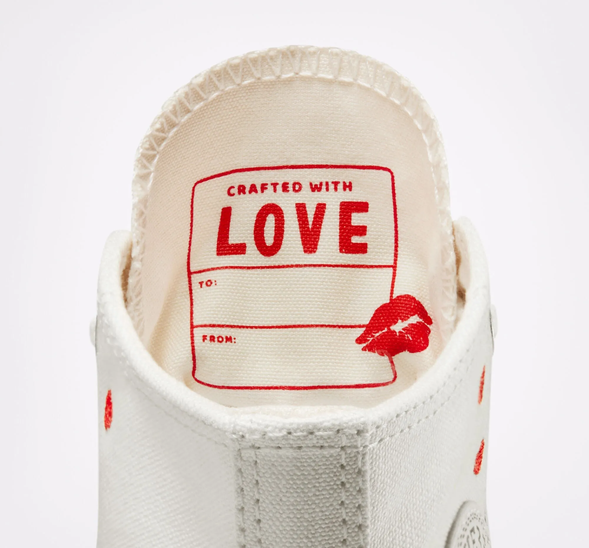 Chuck Taylor All Star Lift Embroidered Hearts