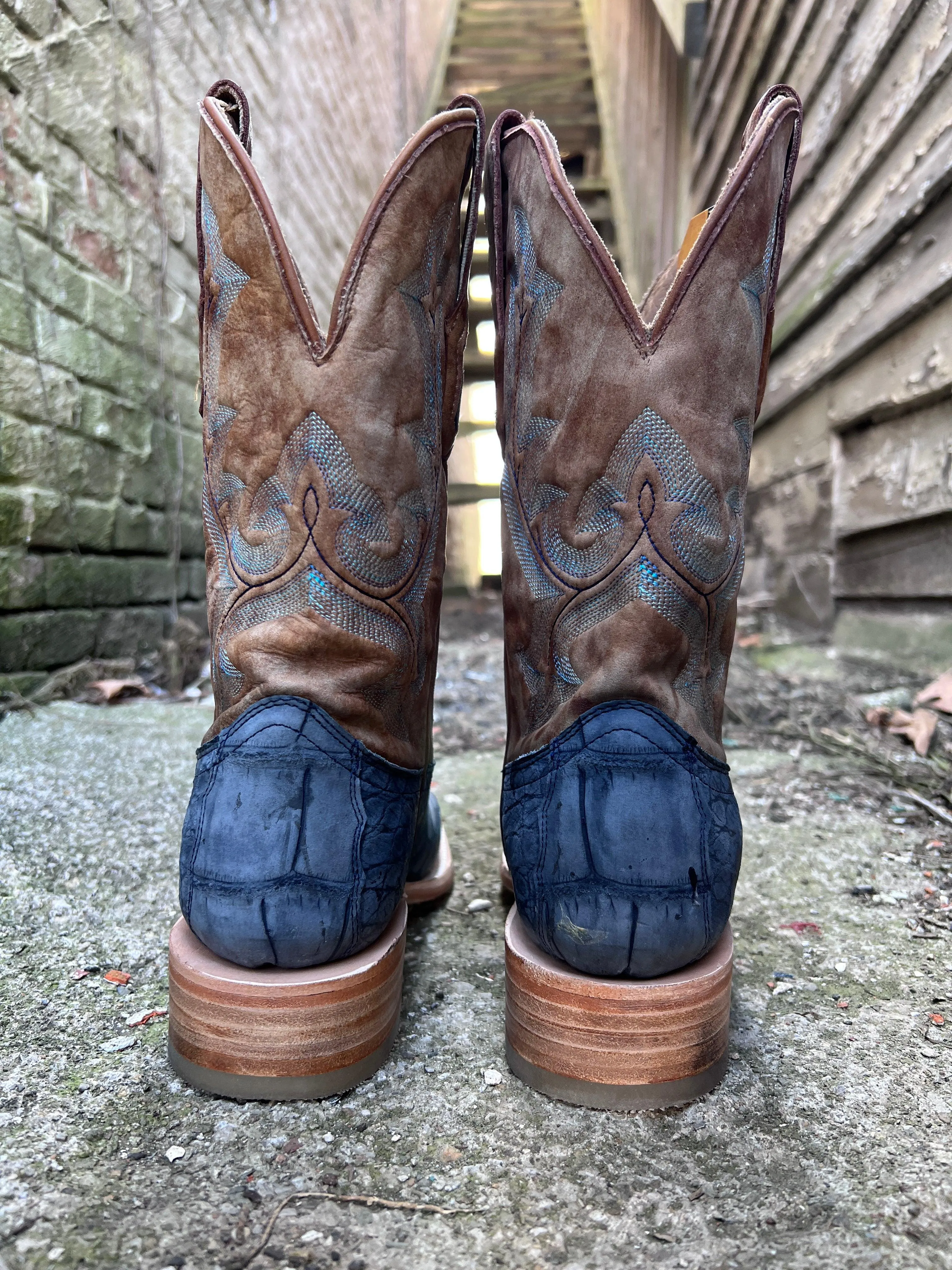 Corral Men’s Blue Sueded Alligator Wide Square Toe Cowboy Boots A4220