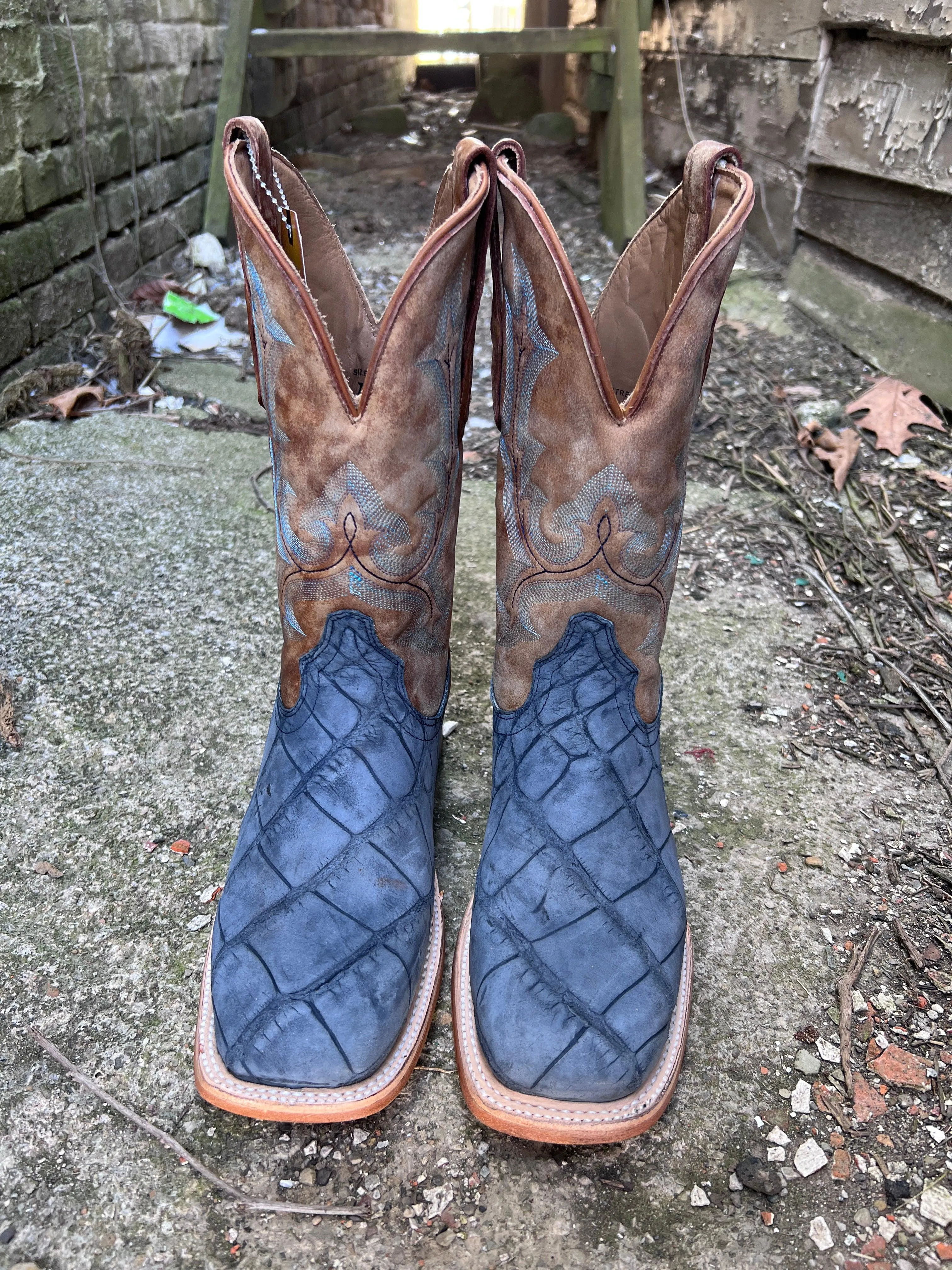 Corral Men’s Blue Sueded Alligator Wide Square Toe Cowboy Boots A4220