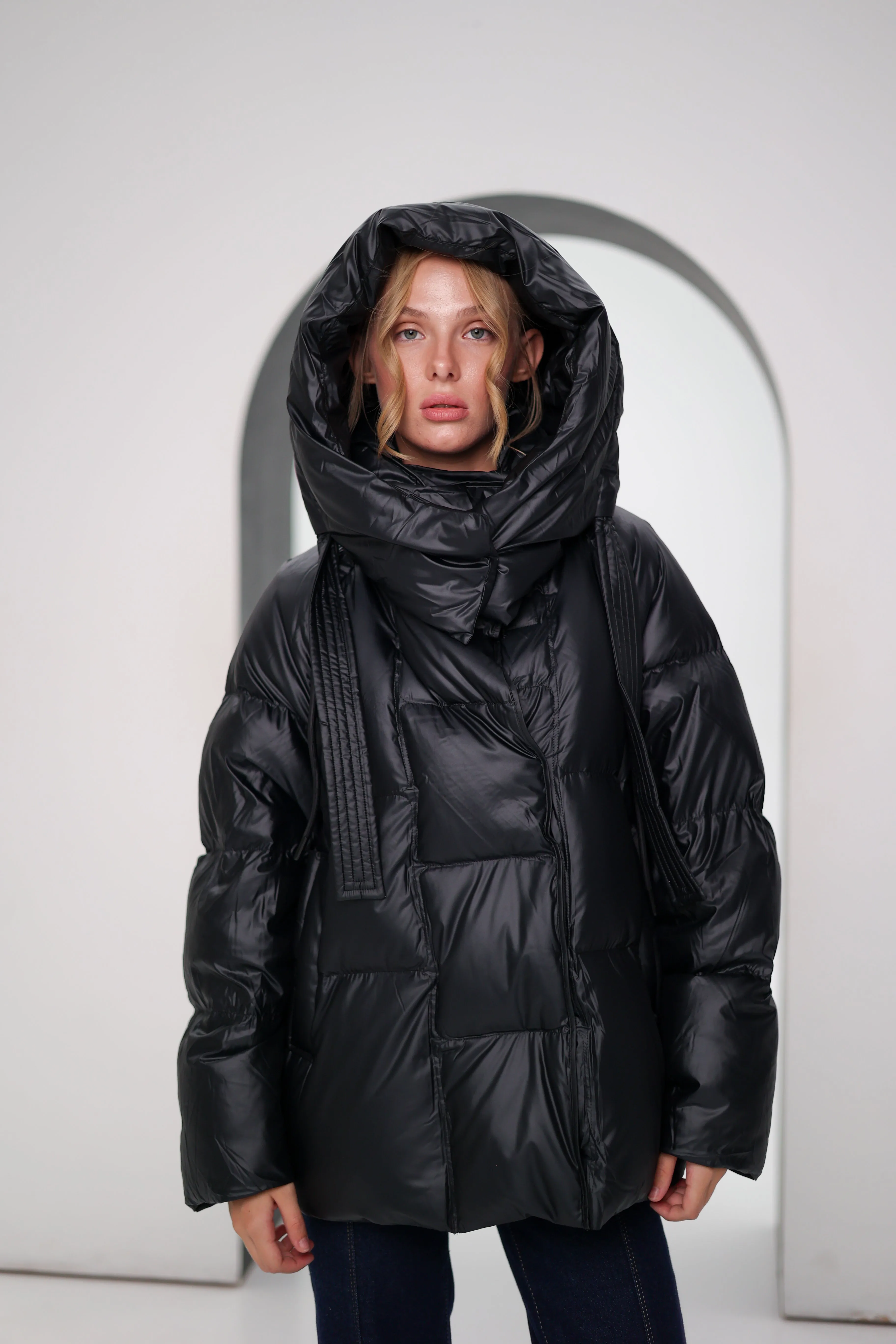 FeatherLite Relaxed Down Puffer in Black