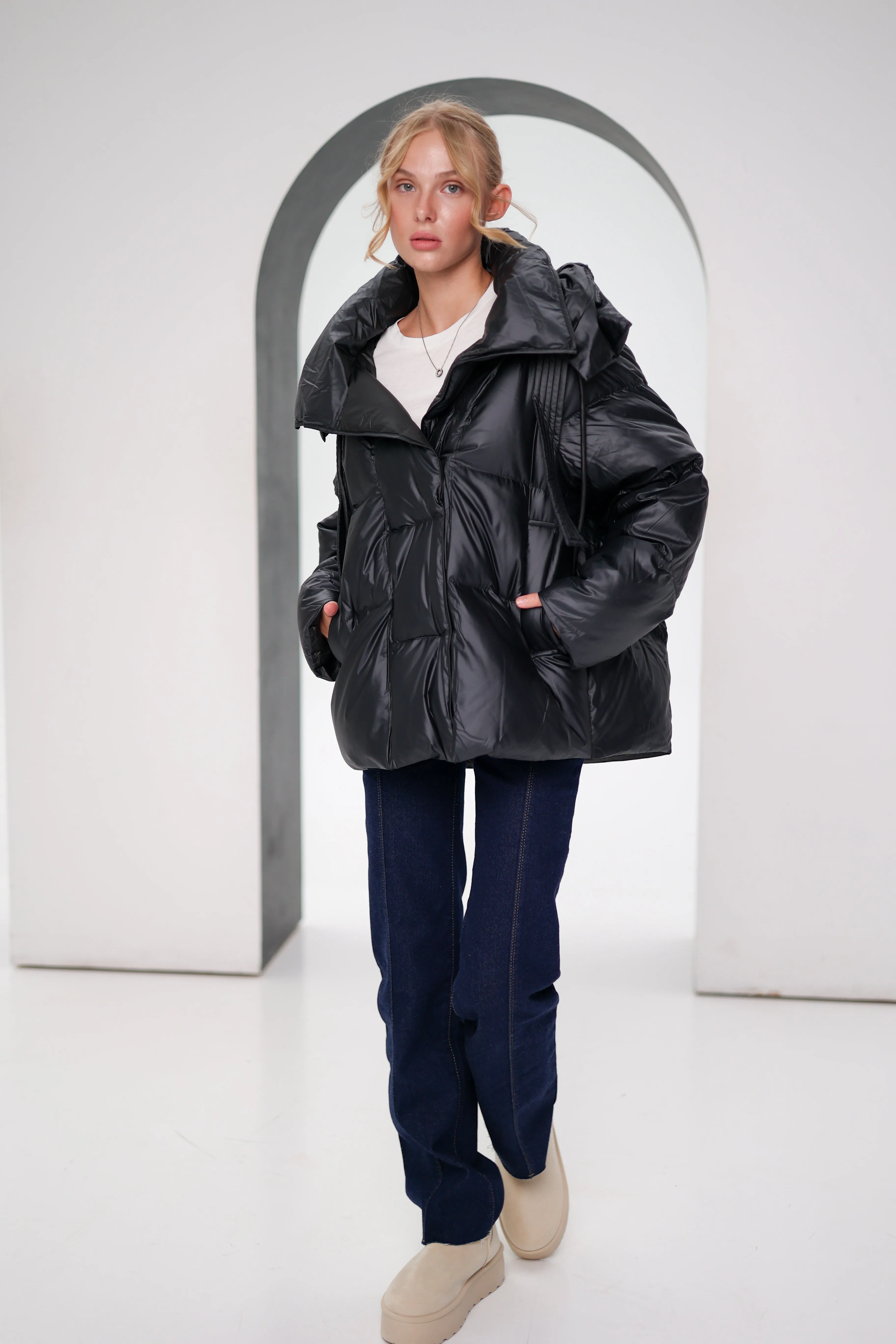 FeatherLite Relaxed Down Puffer in Black